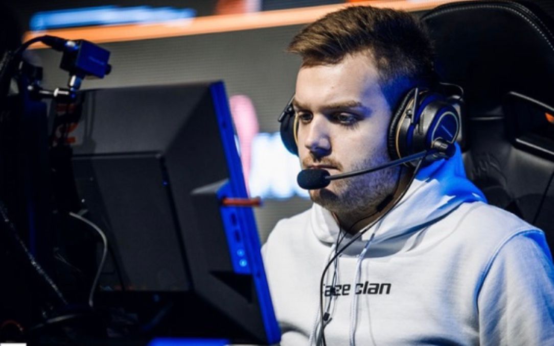 仍然在考虑中路的Tristana吗？ Creme 韩国服务器排名正在训练Tsar，并选择了中路的Charmander和Tristana