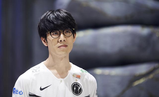 957奥恩无能为力 梦魇带球进场体系无往不利 BGM再度扳平比分