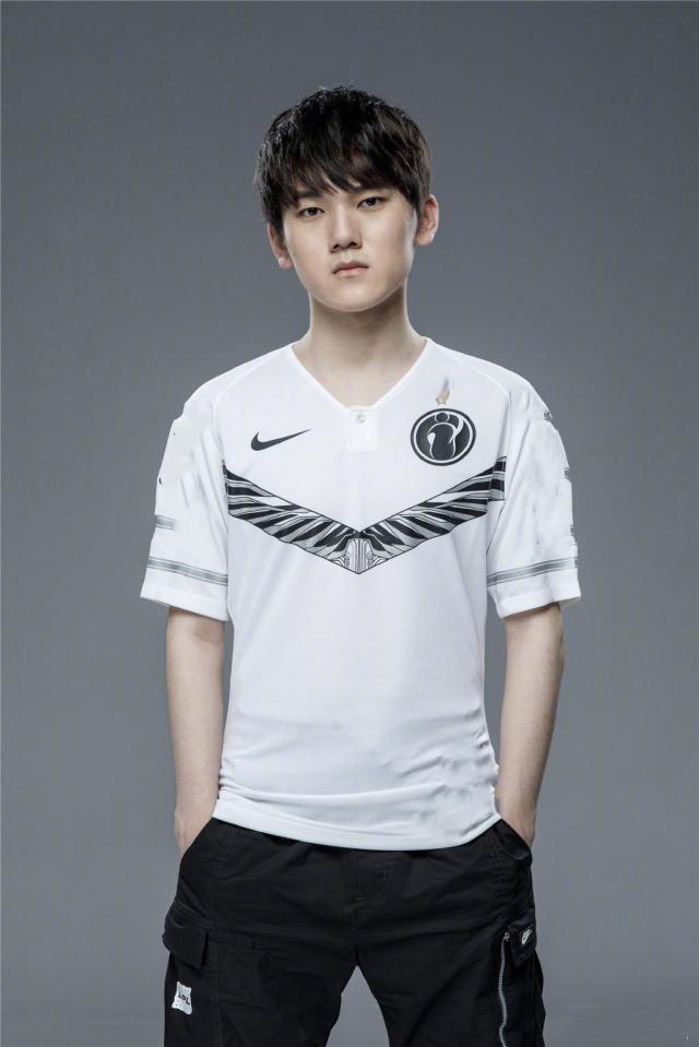 2025 LPL夏季赛A组战队海报一览：开赛倒计时3天！